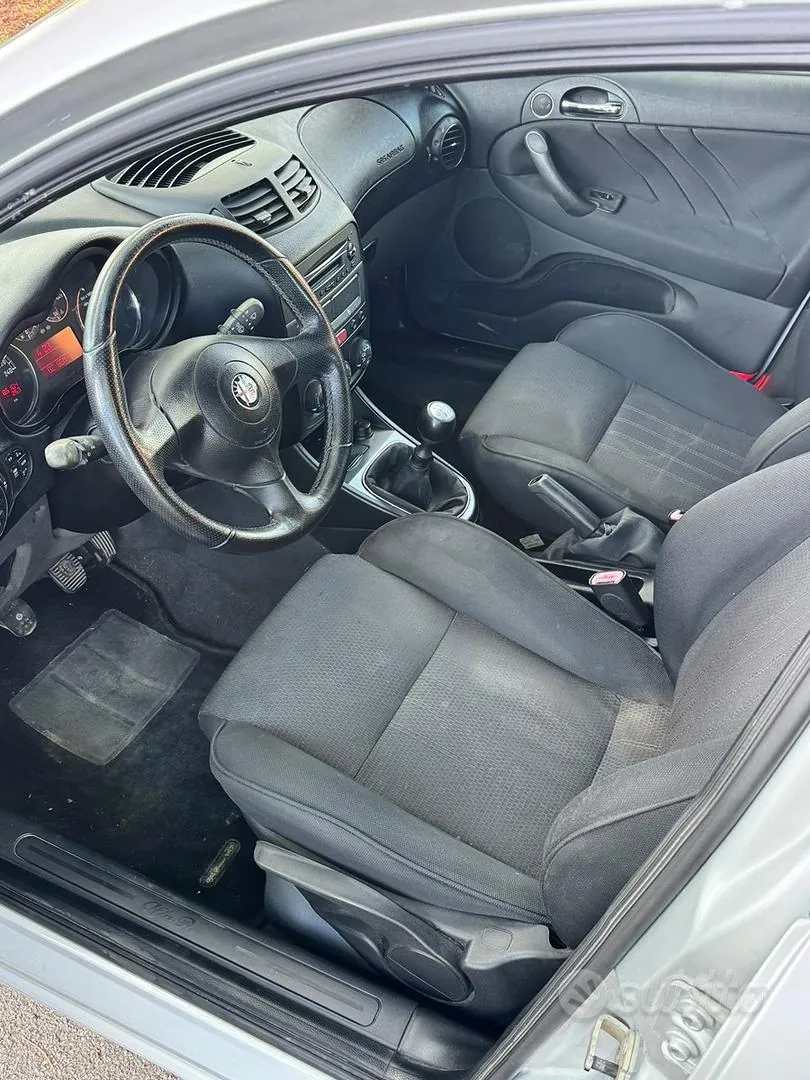 Alfa Romeo 147 2009 photo 5