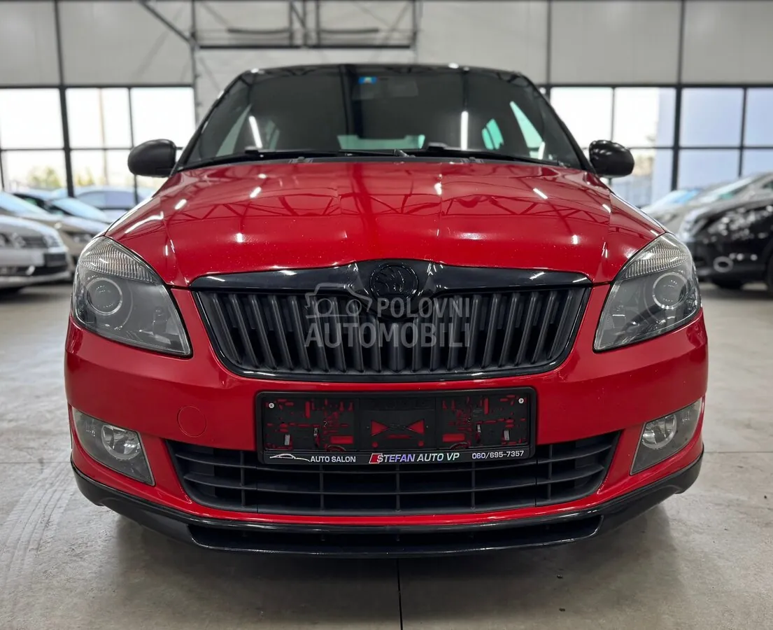 Skoda Fabia 2011 photo 2