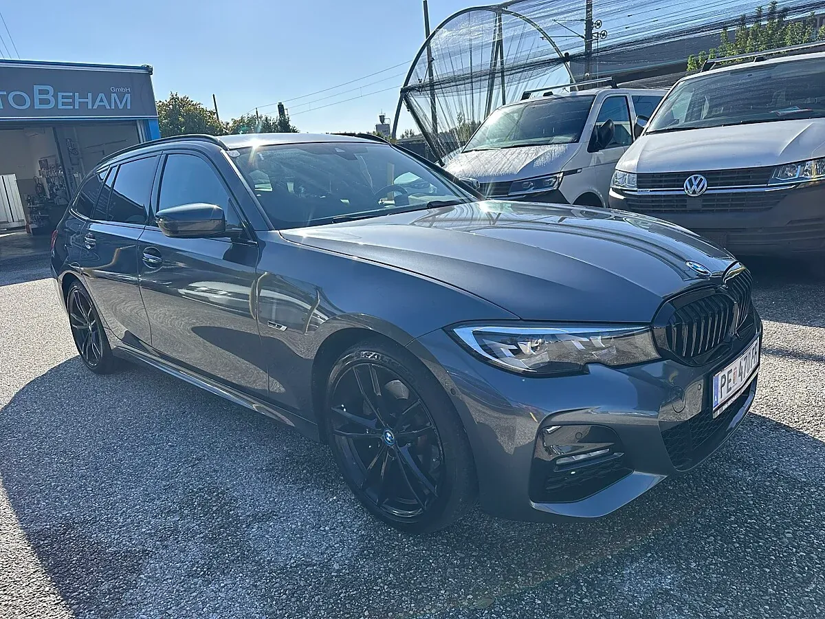 BMW 3 Series 2021 photo 3