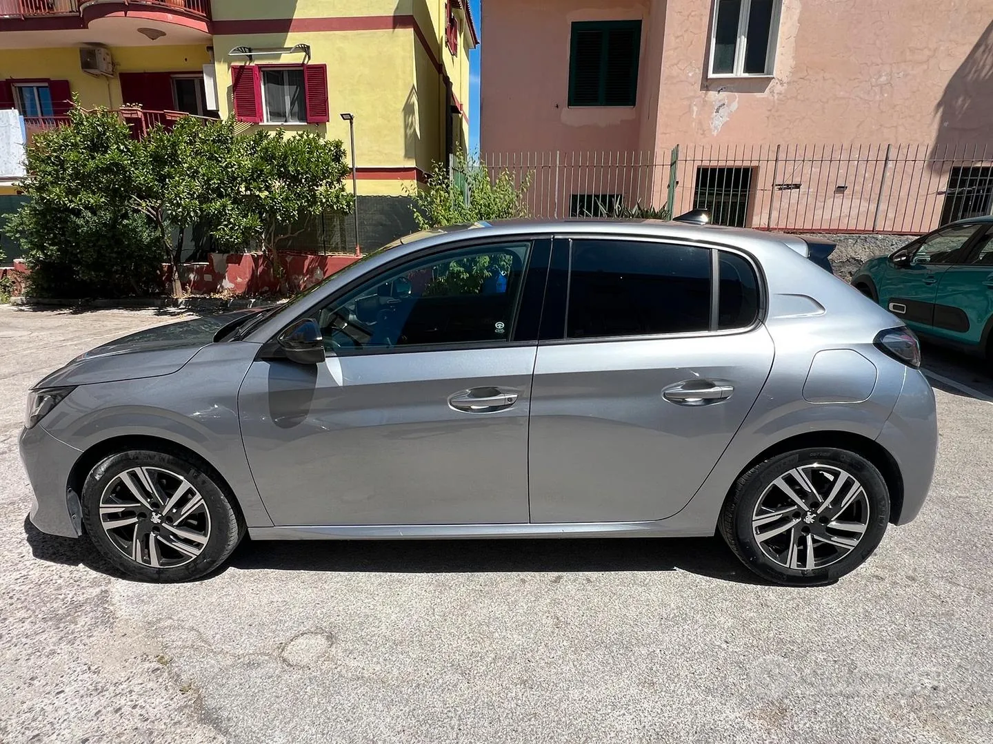 Peugeot 208 2020 photo 3
