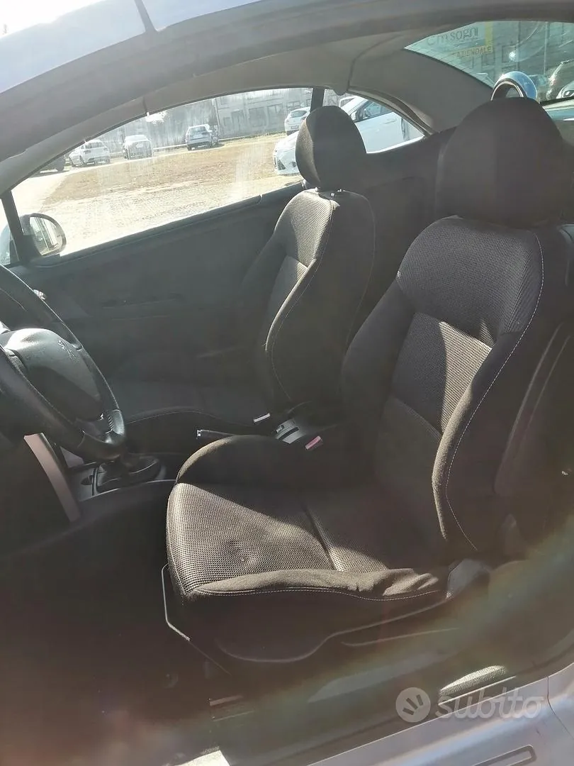 Peugeot 207 2008 photo 5