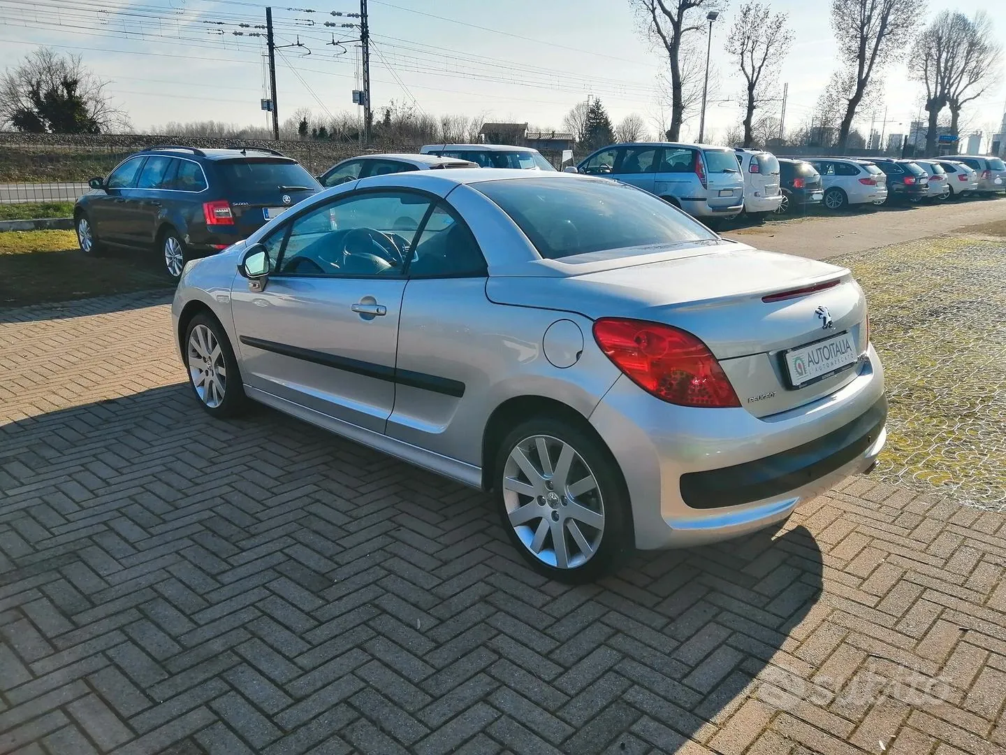 Peugeot 207 2008 photo 4
