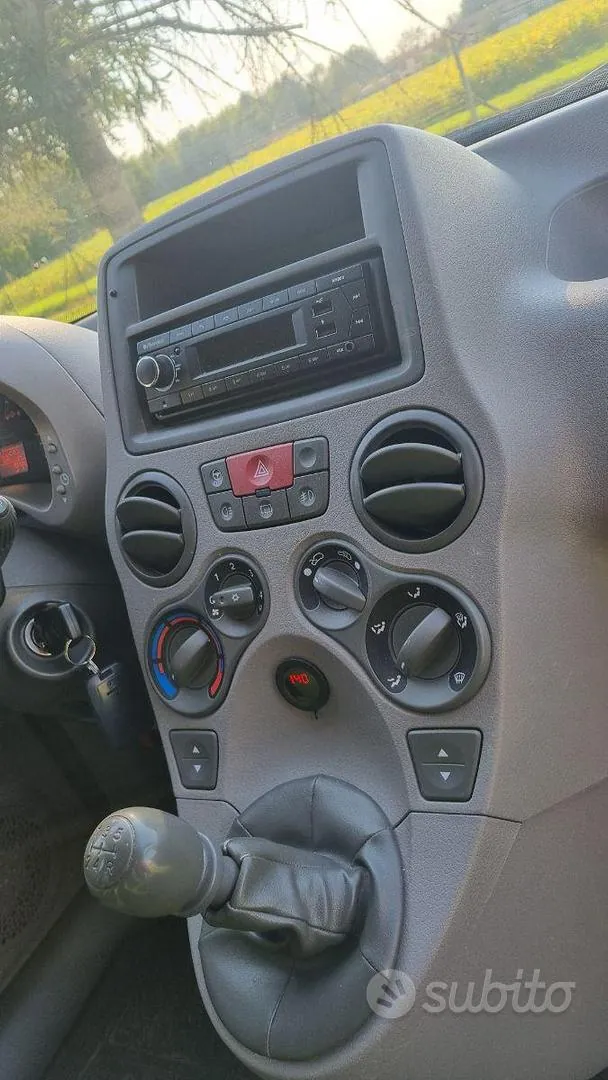 Fiat Panda 2004 photo 2