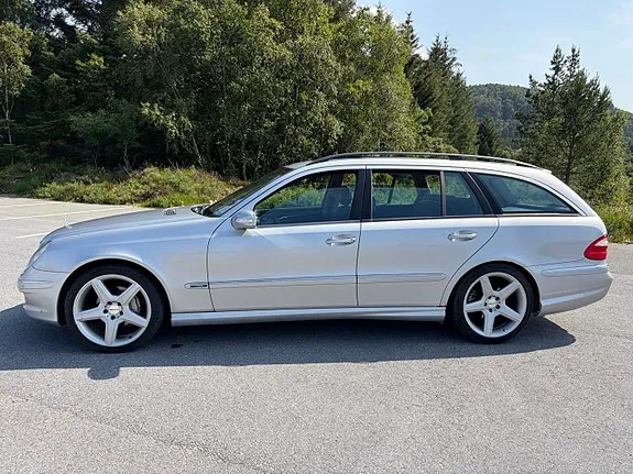 Mercedes-Benz E280 2004 photo 3