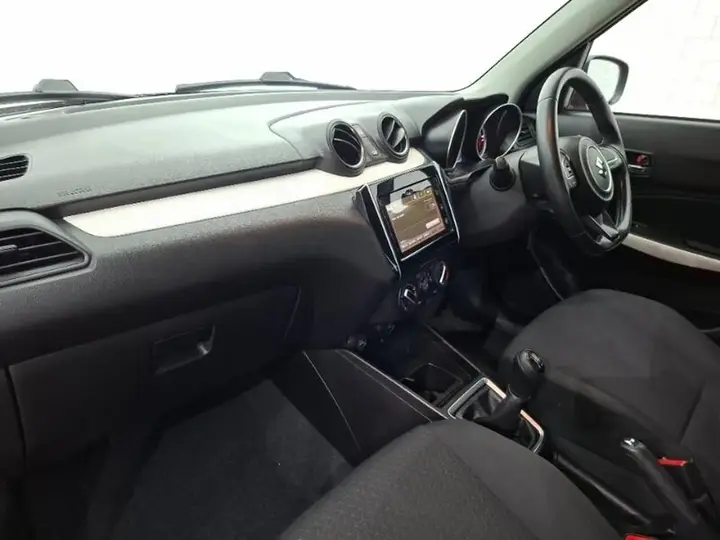 Suzuki Swift 2019 photo 5