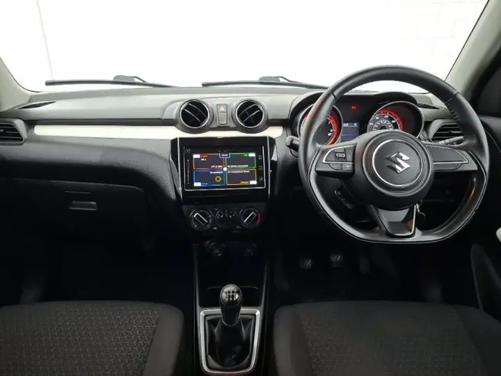 Suzuki Swift 2019 photo 3