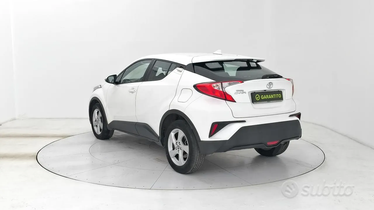 Toyota C-Hr 2019 photo 3