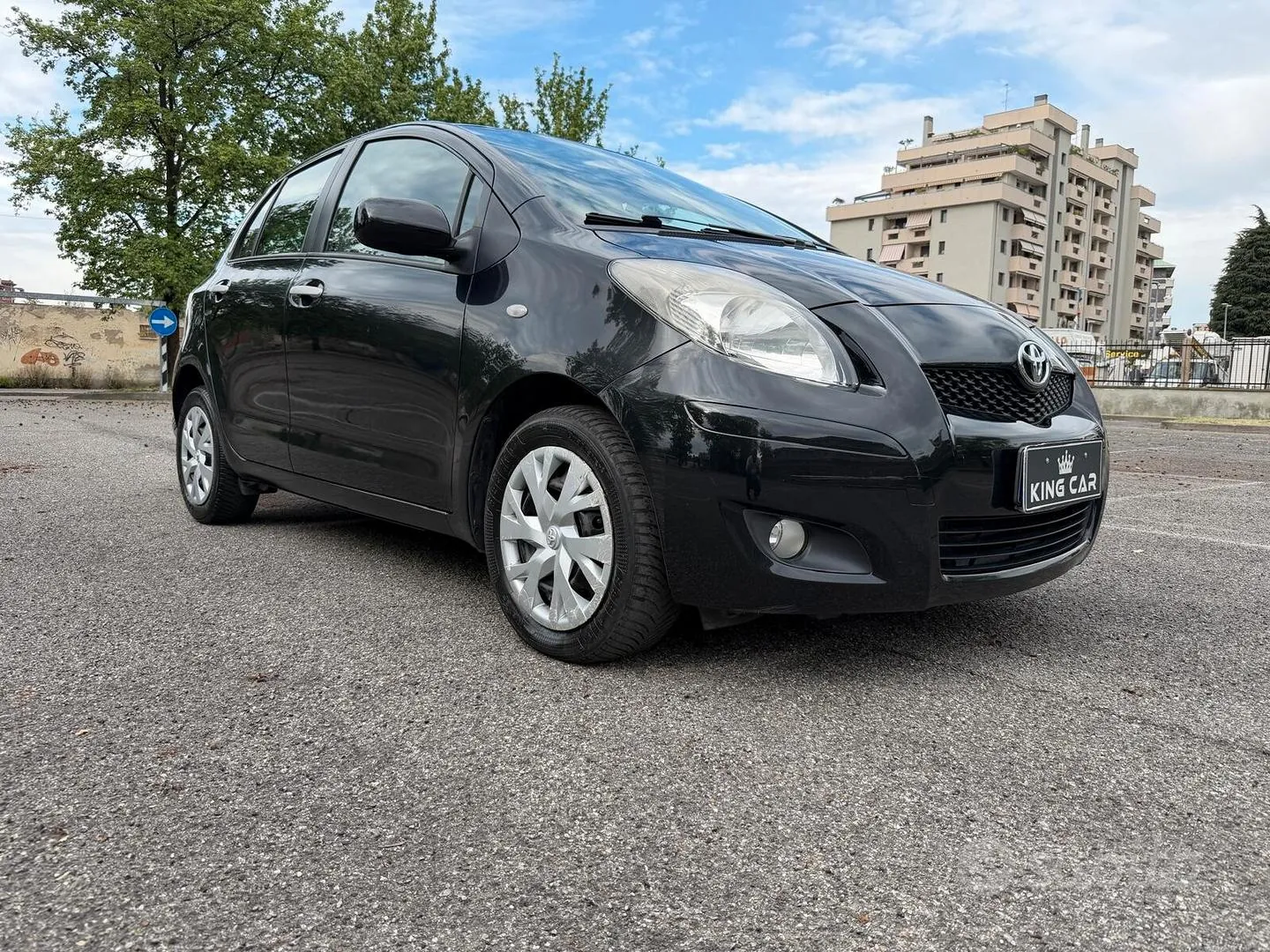 Toyota Yaris 2011 photo 2