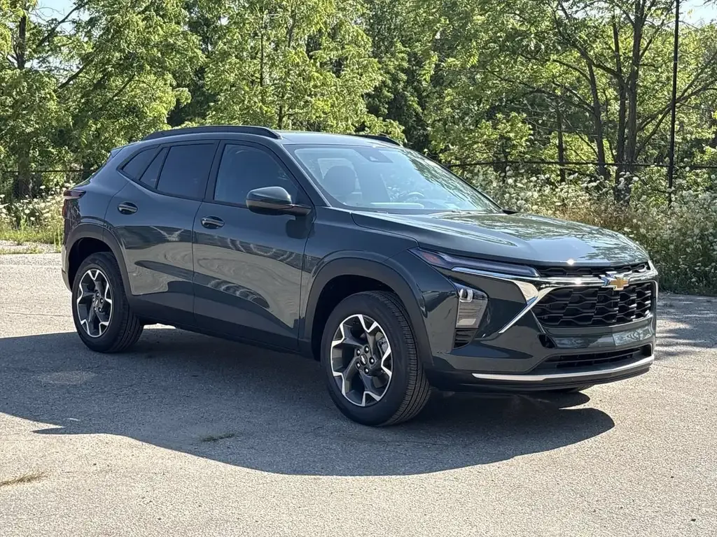 Chevrolet Trax 2026 photo 2