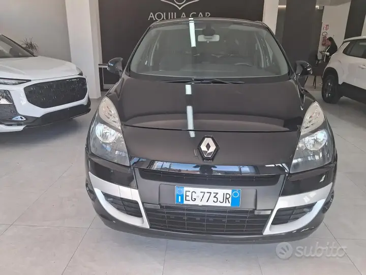 Renault Scenic 2011 photo 3