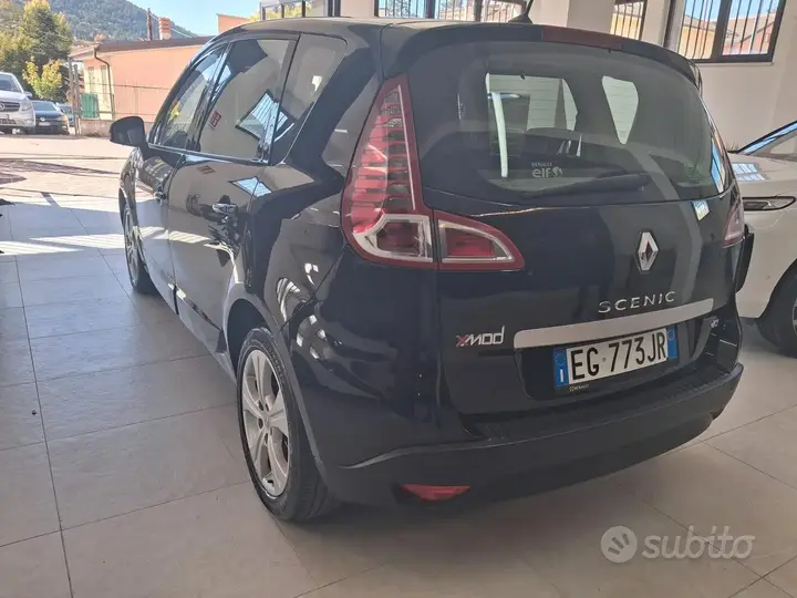 Renault Scenic 2011 photo 5