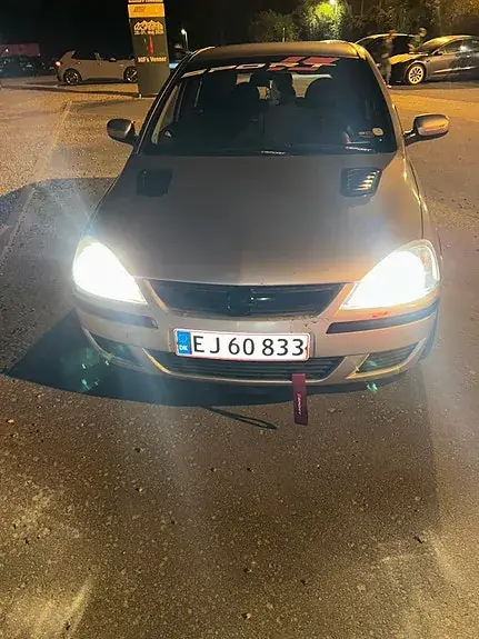 Opel Corsa 2004 photo 2