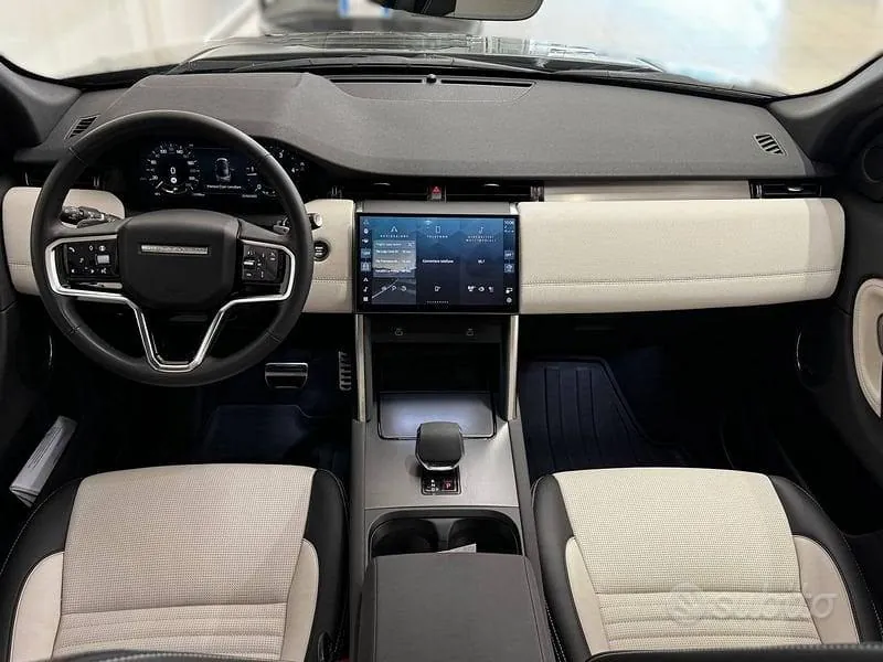 Land Rover Discovery Sport 2024 photo 4