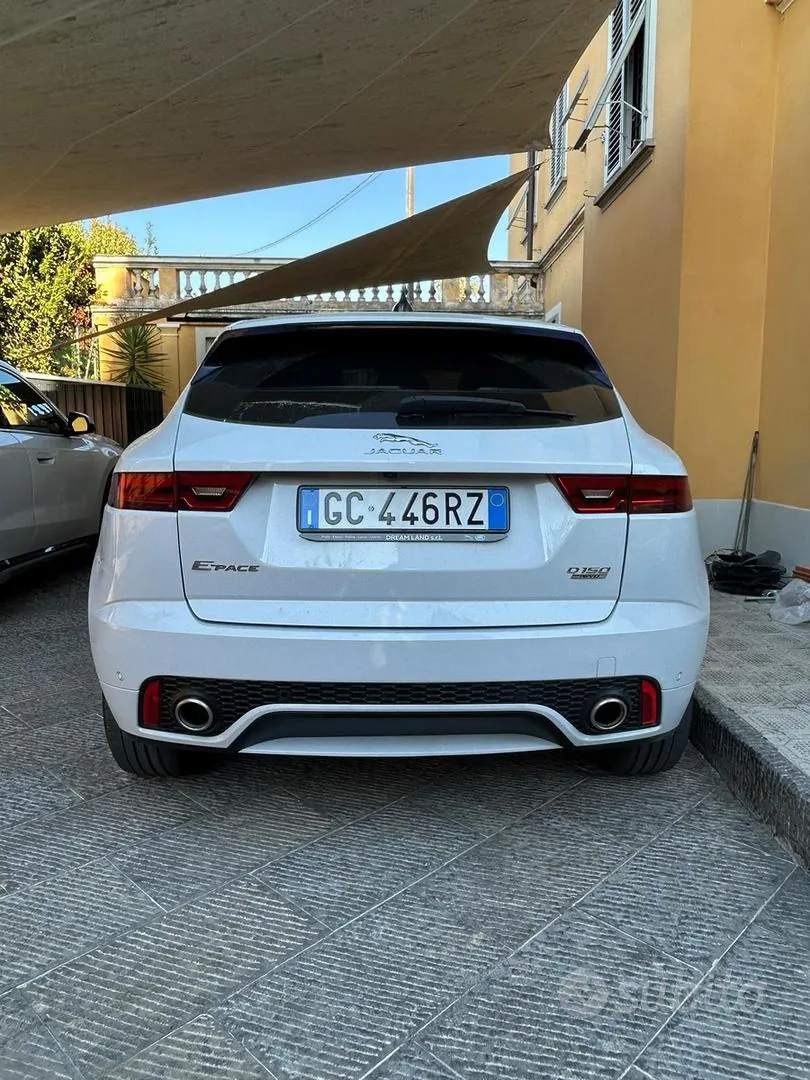 Jaguar E-Pace 2021 photo 2