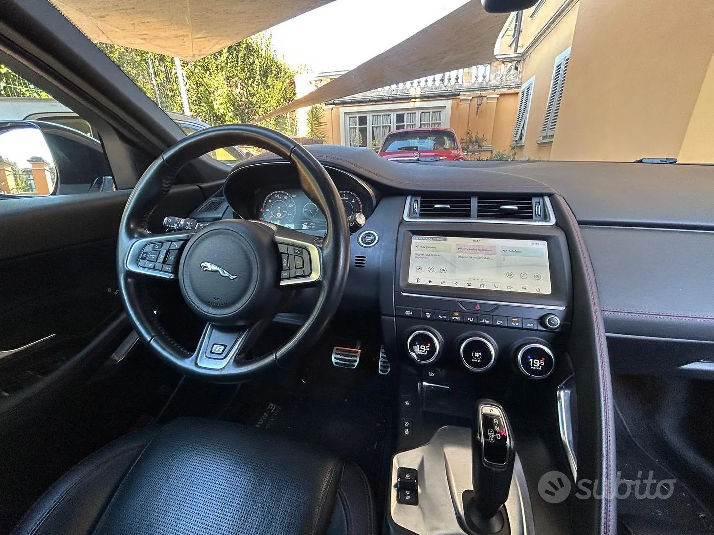 Jaguar E-Pace 2021 photo 5