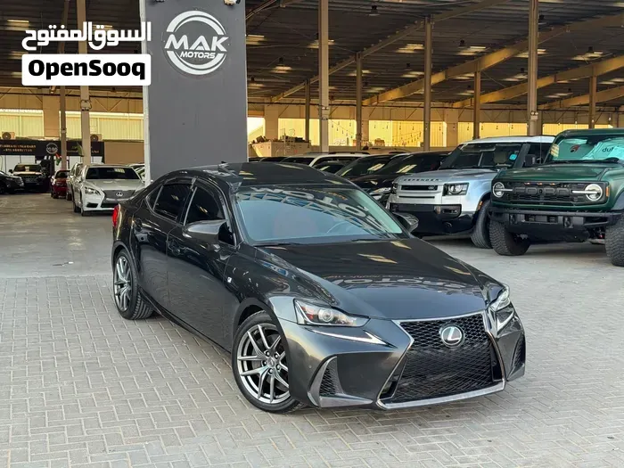 Lexus Is 350 2017 photo 2