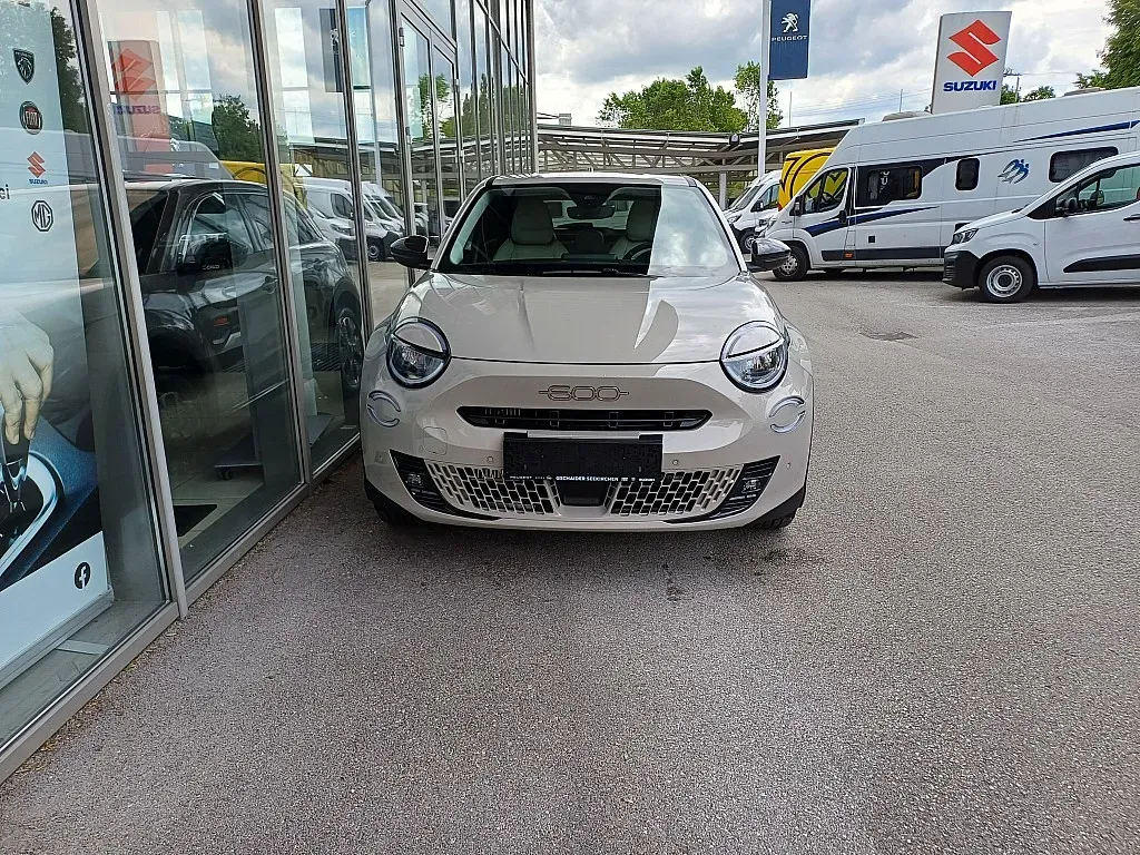 Fiat 600 2025 photo 2