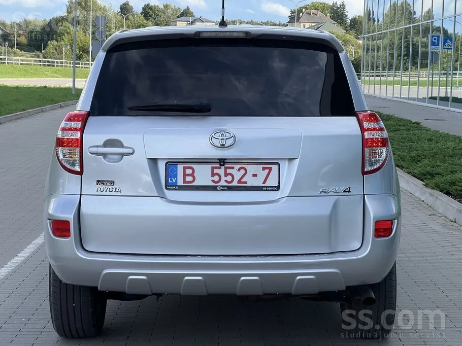 Toyota Rav4 2011 photo 4