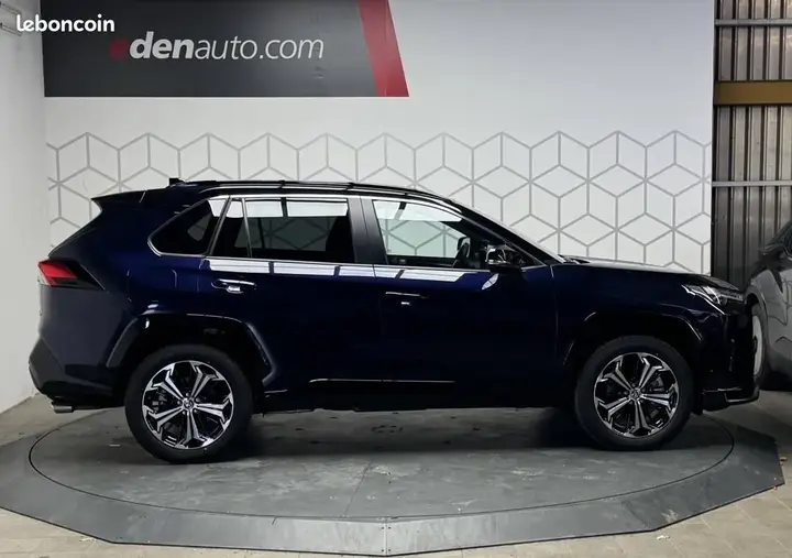 Toyota Rav4 2025 photo 4