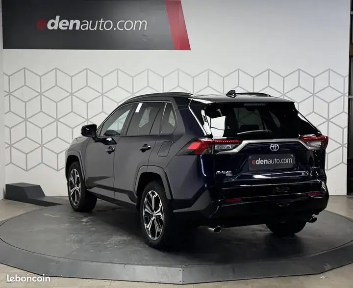 Toyota Rav4 2025 photo 2
