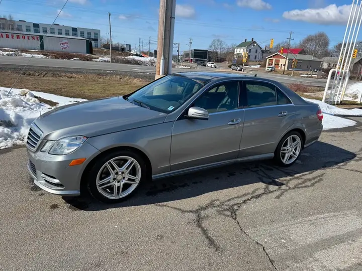 Mercedes-Benz E-Class 2013 photo 2