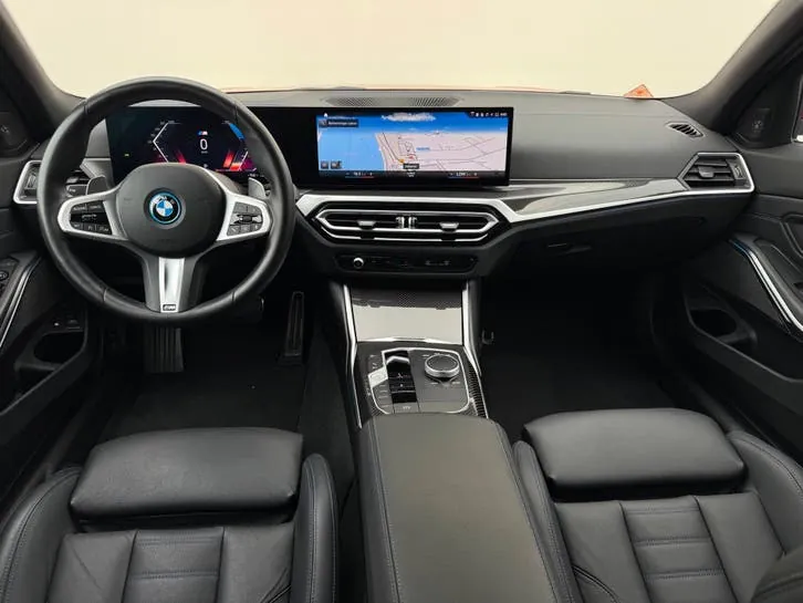 BMW 3 Series 2024 photo 3