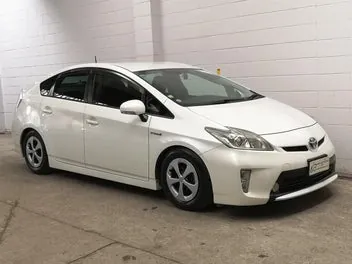 Toyota Prius 2014 photo 2