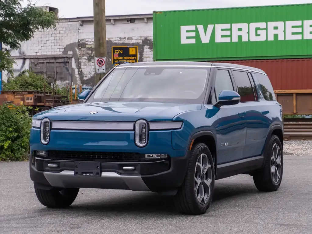 Rivian R1S