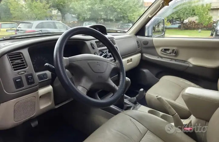 Mitsubishi Pajero Sport 2000 photo 3