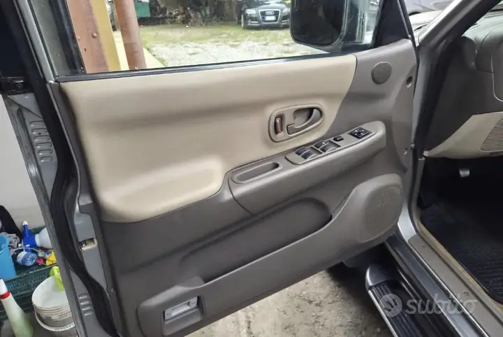 Mitsubishi Pajero Sport 2000 photo 4