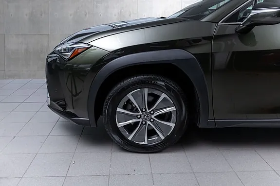 Lexus Ux300E 2022 photo 2