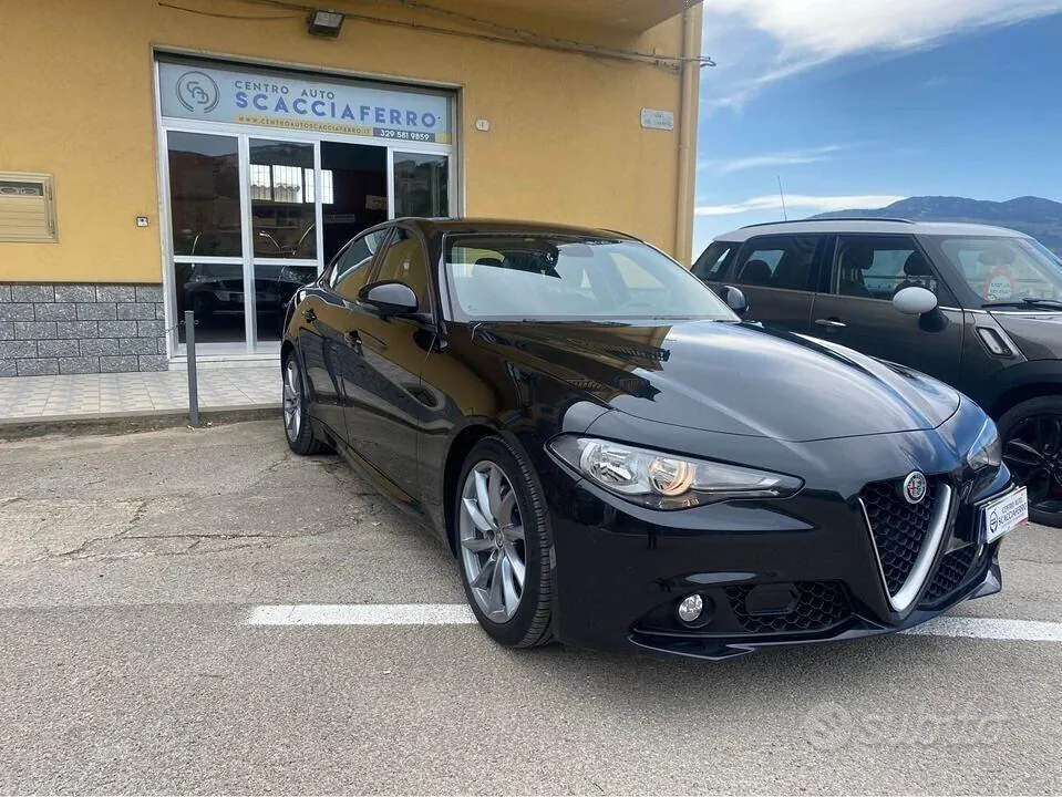 Alfa Romeo Giulia 2017 photo 2