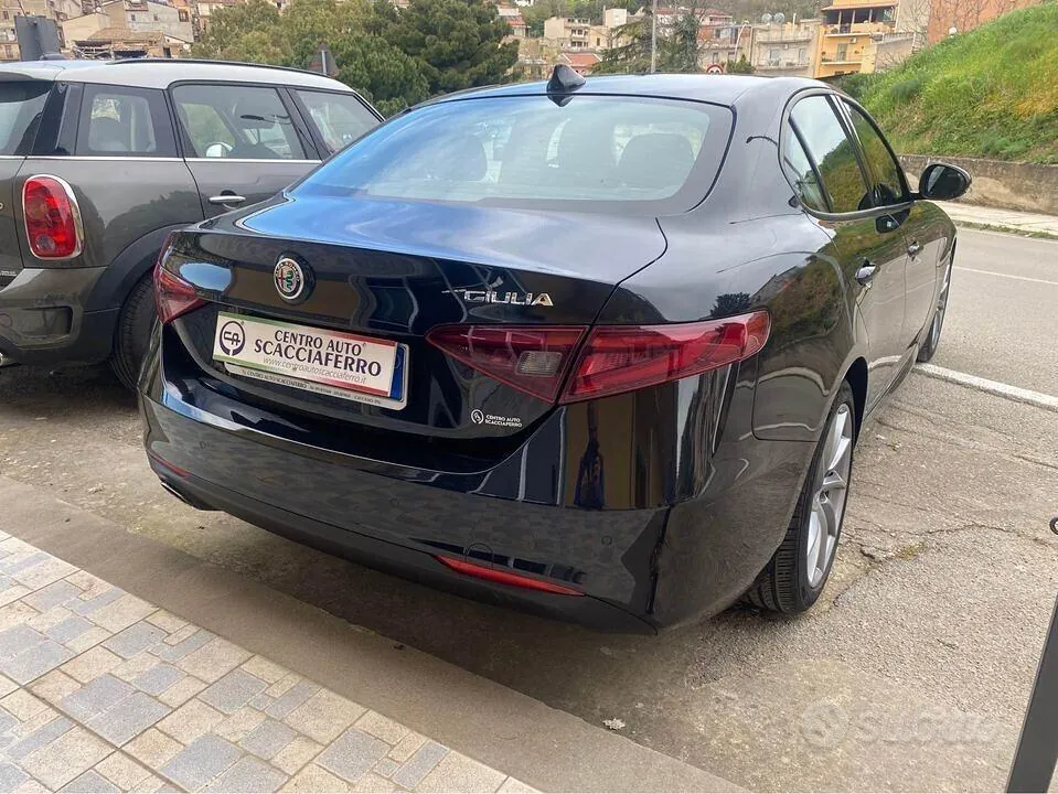 Alfa Romeo Giulia 2017 photo 3