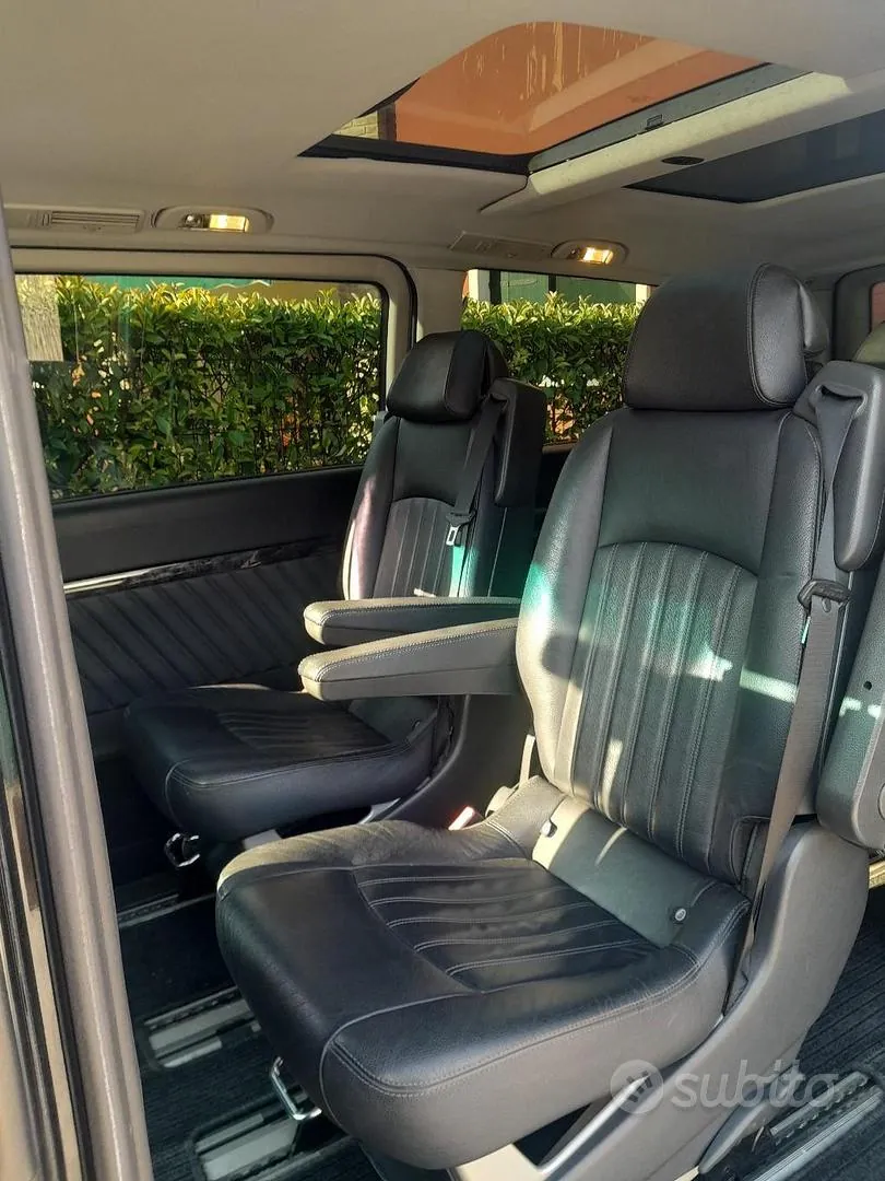Mercedes-Benz Viano 2012 photo 2