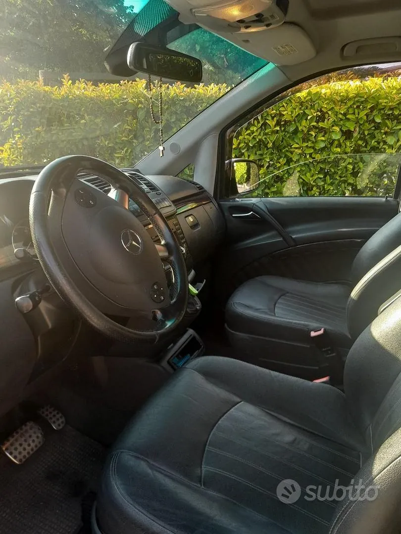 Mercedes-Benz Viano 2012 photo 3