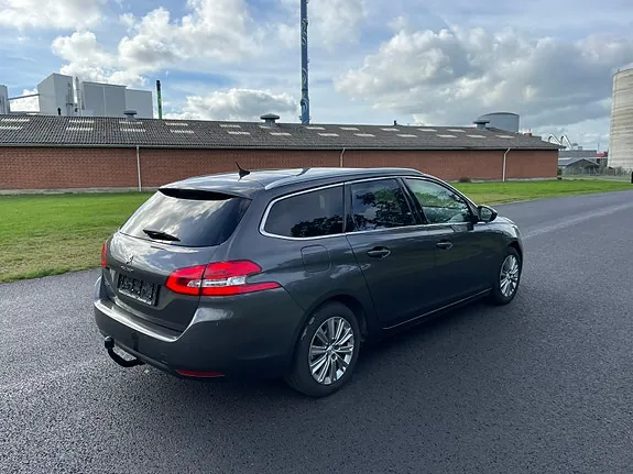 Peugeot 308 2018 photo 2