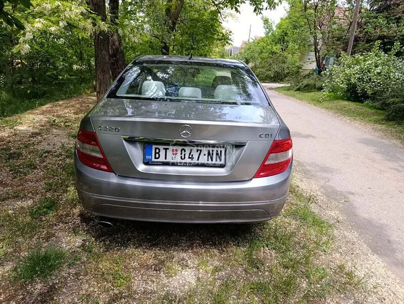 Mercedes-Benz C 220 2009 photo 2