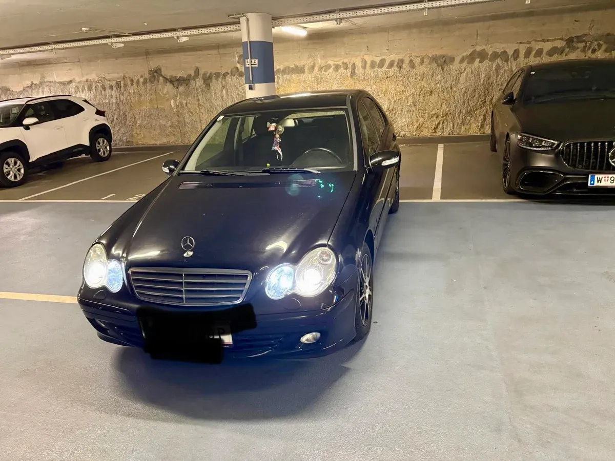 Mercedes-Benz C-Class 2007 photo 2