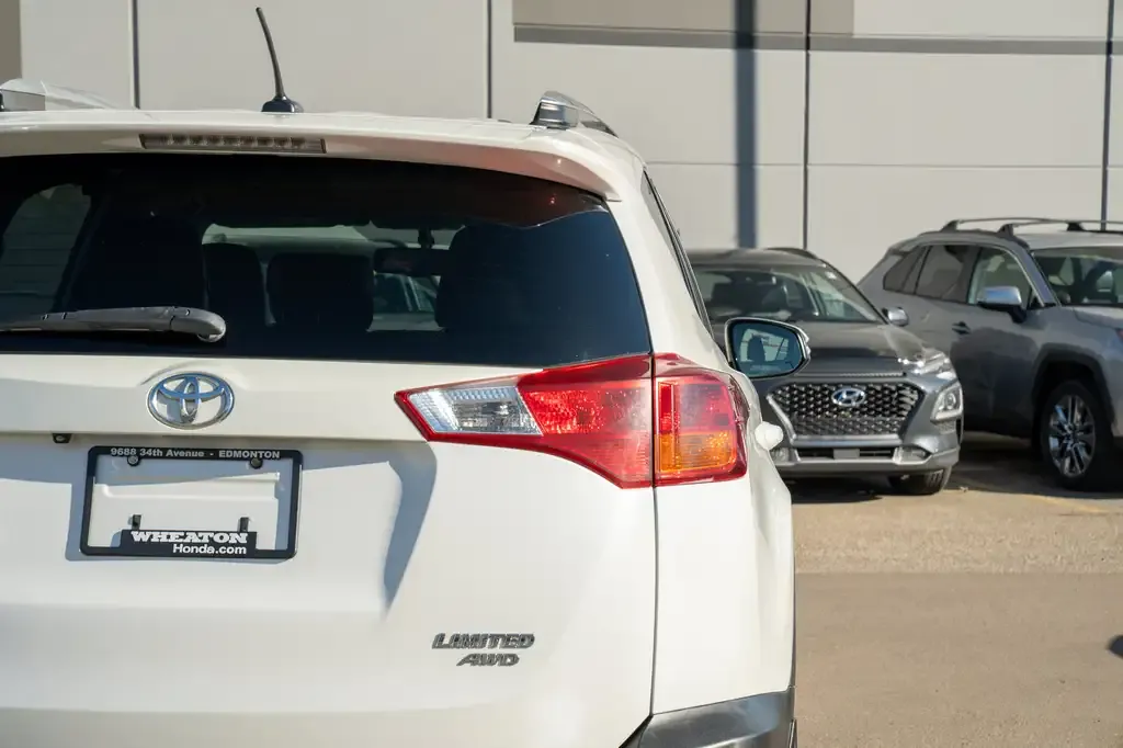 Toyota Rav4 2015 photo 4