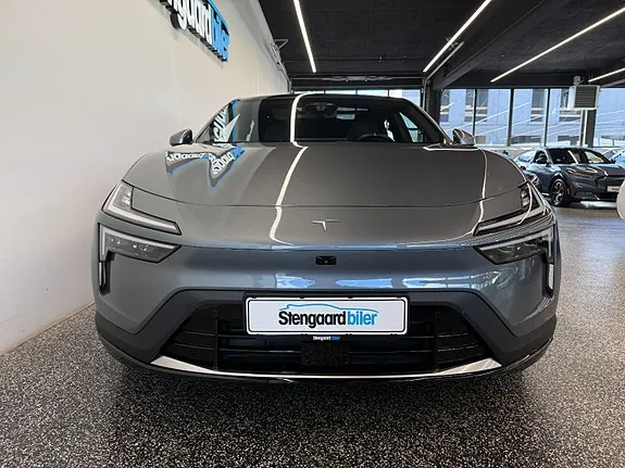 Polestar 4 2025 photo 2