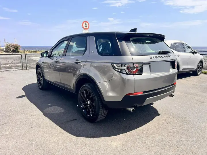 Land Rover Discovery Sport 2017 photo 5