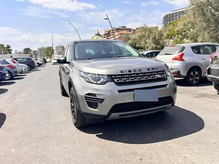 Land Rover Discovery Sport 2017 photo 4