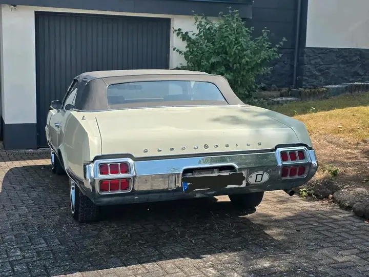 Oldsmobile Cutlass
