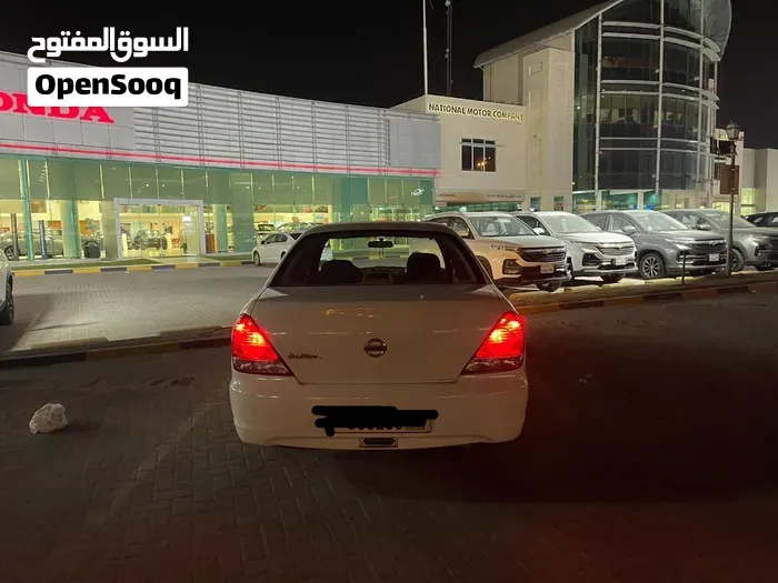 Nissan Sunny 2010 photo 2