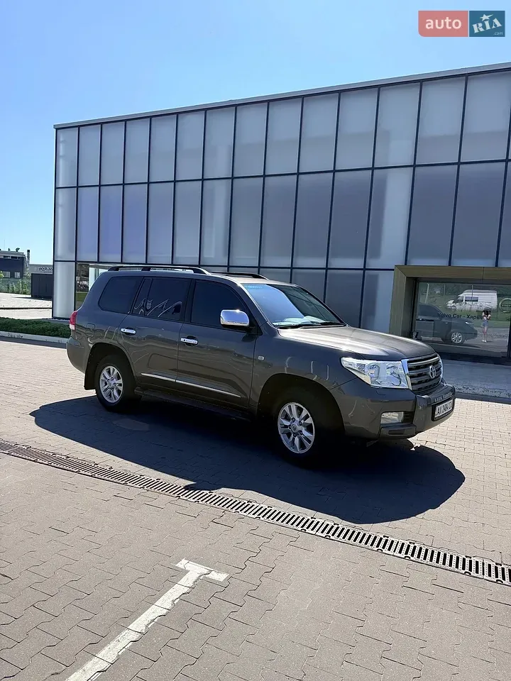 Toyota Land Cruiser 2008 photo 2