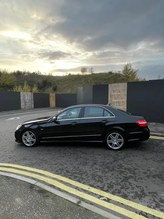 Mercedes-Benz E-Class 2010 photo 4