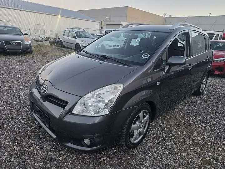 Toyota Corolla Verso 2008 photo 2