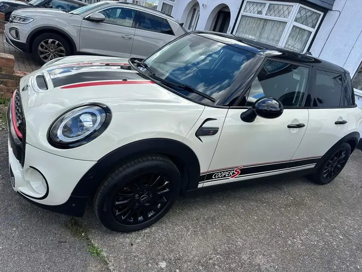 Mini Hatch 2019 photo 2