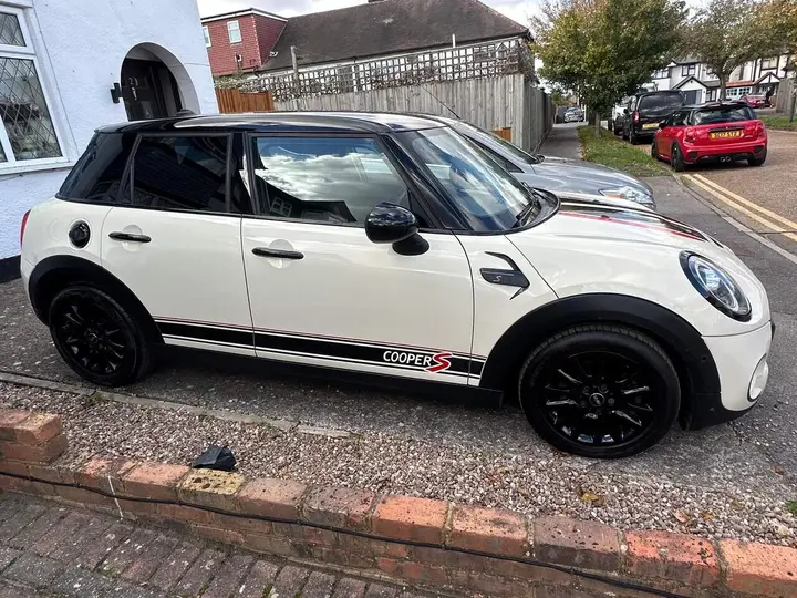 Mini Hatch 2019 photo 4