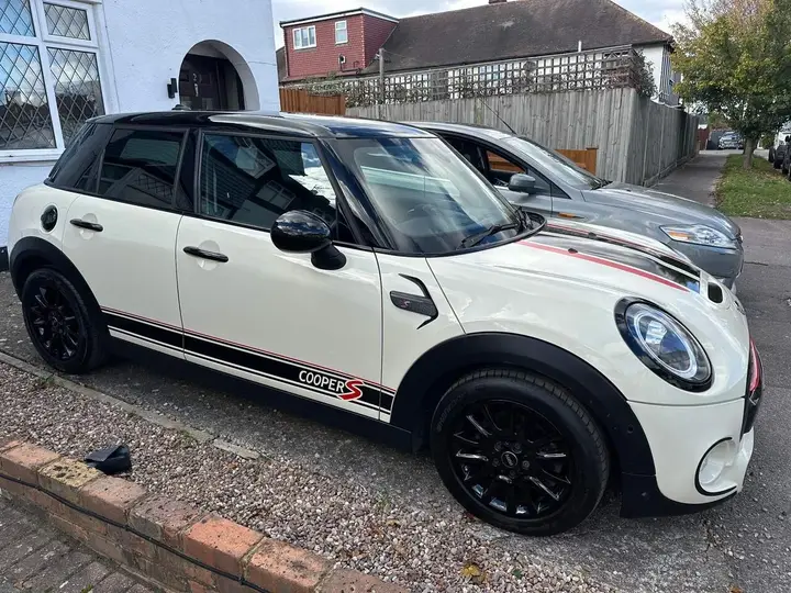 Mini Hatch 2019 photo 3